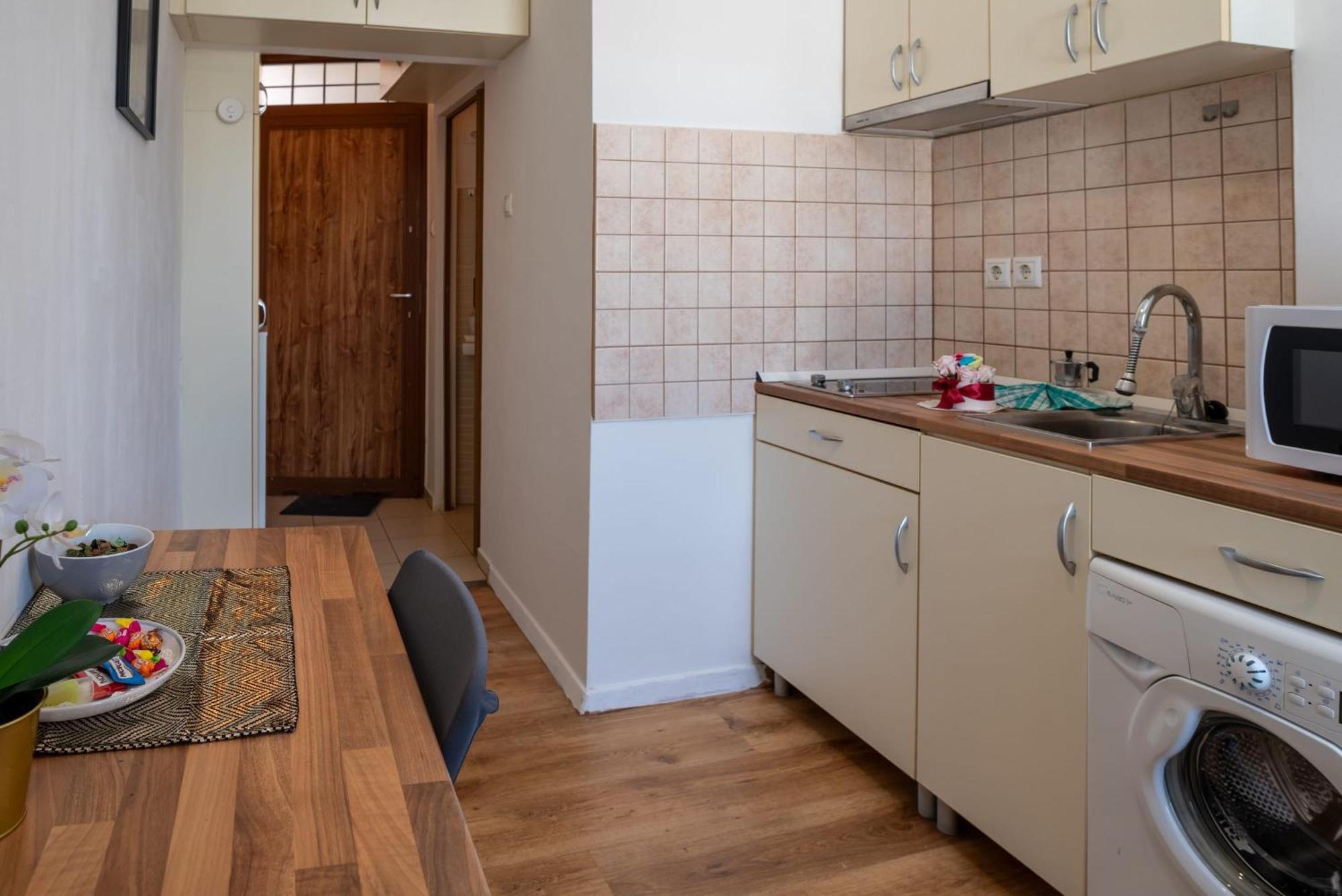 Central - Bright - Calm Studio For Solo Travellers Βουδαπέστη Εξωτερικό φωτογραφία